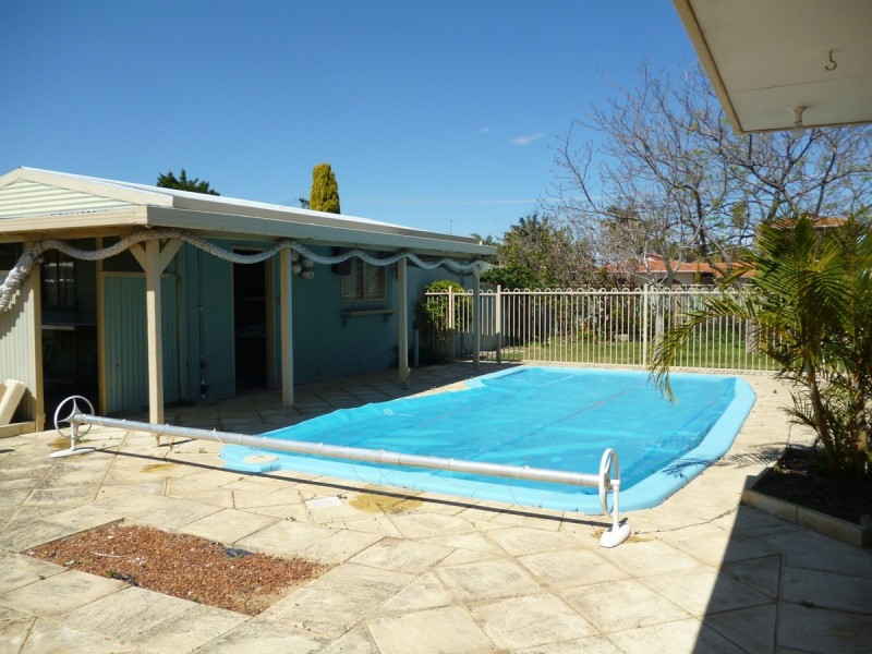 1 David Place, Dudley Park WA 6210