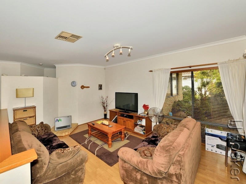7 Suncrest Meander, Meadow Springs WA 6210