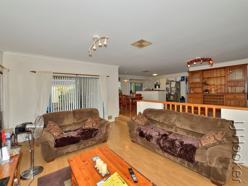 7 Suncrest Meander, Meadow Springs WA 6210