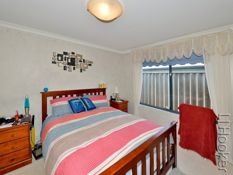 7 Suncrest Meander, Meadow Springs WA 6210
