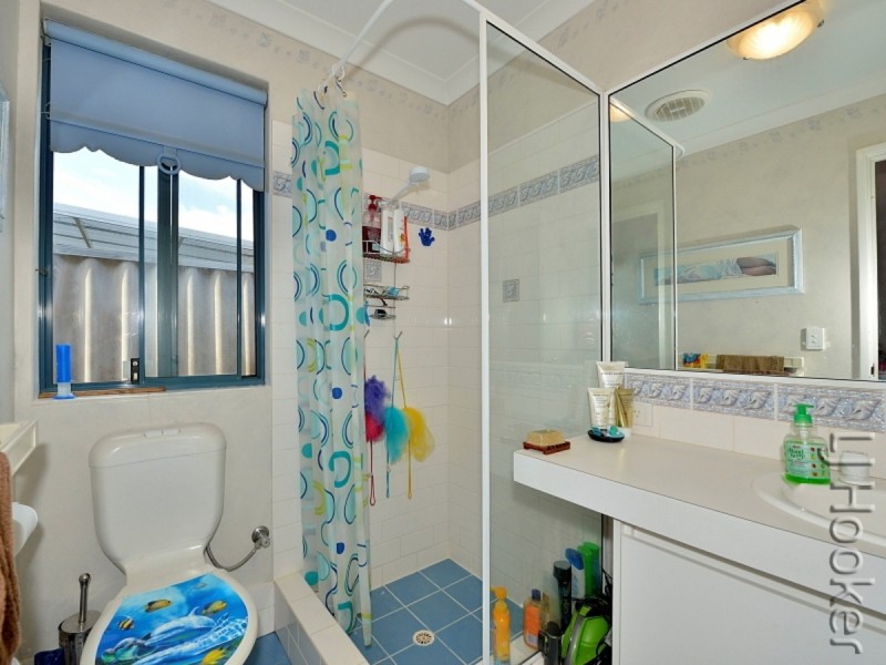 7 Suncrest Meander, Meadow Springs WA 6210
