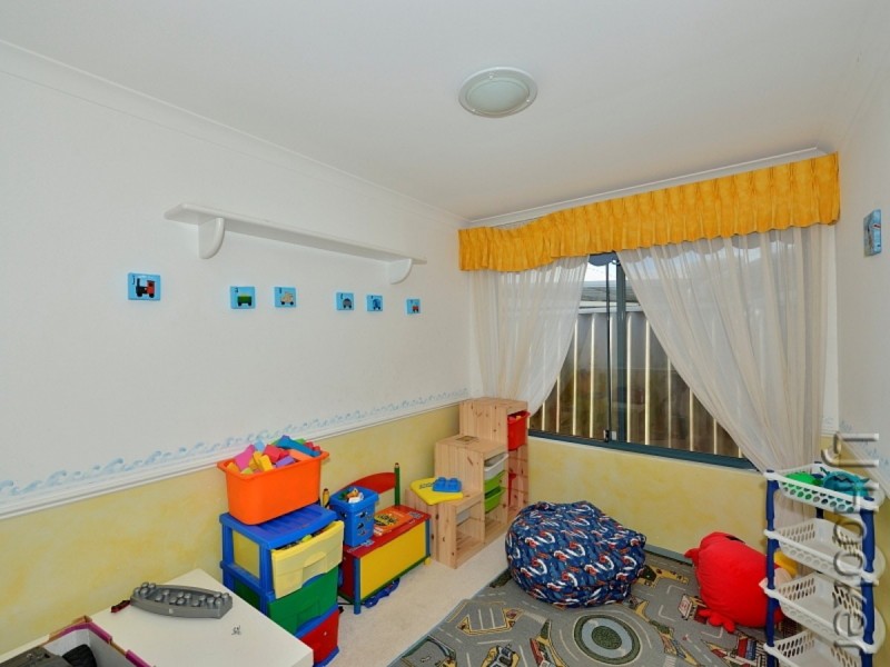 7 Suncrest Meander, Meadow Springs WA 6210