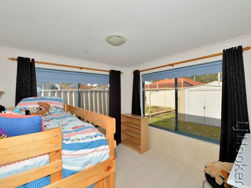 7 Suncrest Meander, Meadow Springs WA 6210