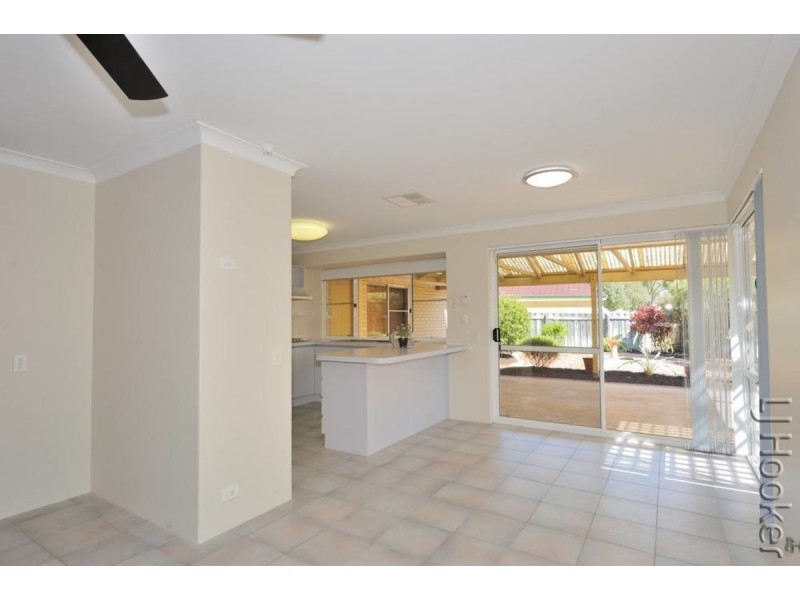 8 Parkwater Cove, Halls Head WA 6210