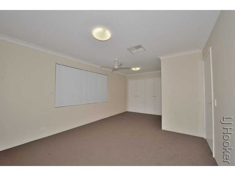 8 Parkwater Cove, Halls Head WA 6210