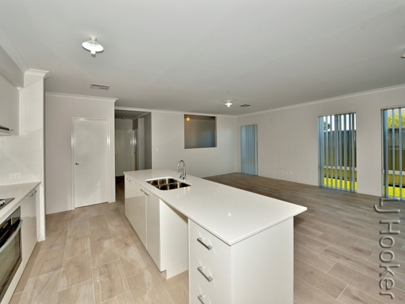 97 Queen Parade, Wannanup WA 6210