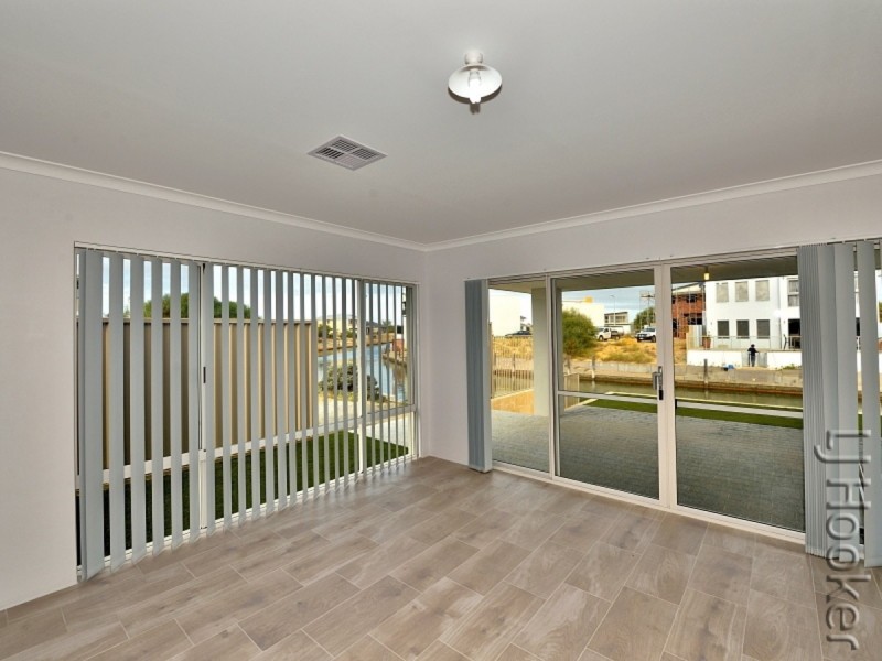97 Queen Parade, Wannanup WA 6210