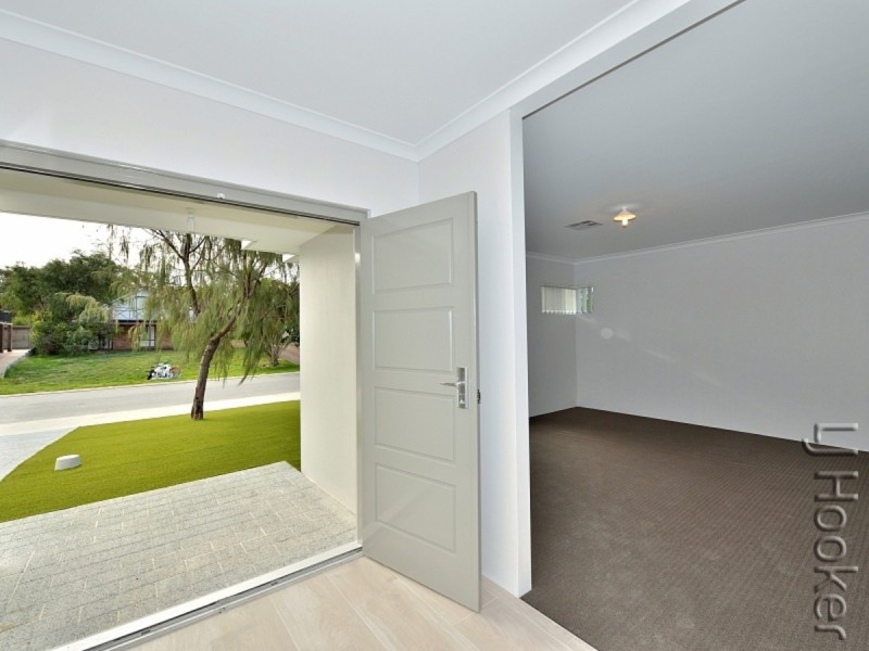 97 Queen Parade, Wannanup WA 6210