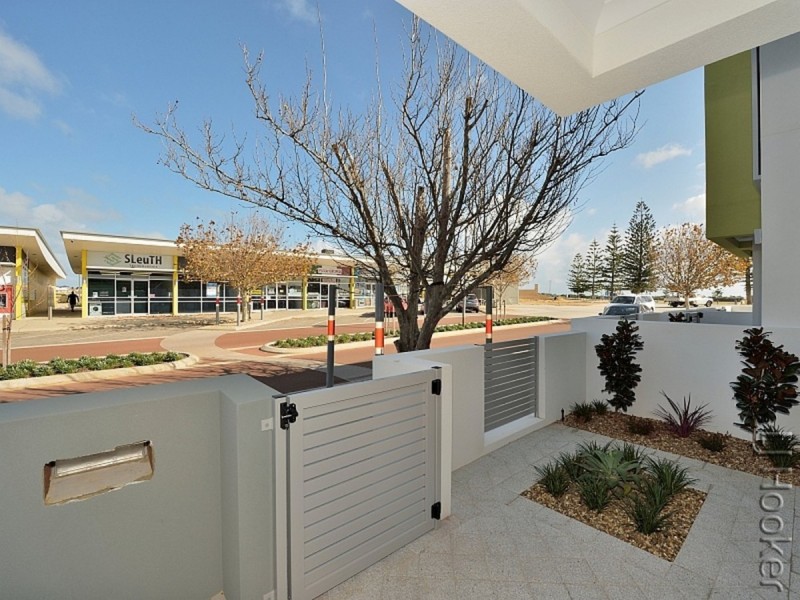 174 Boardwalk Boulevard, Halls Head WA 6210