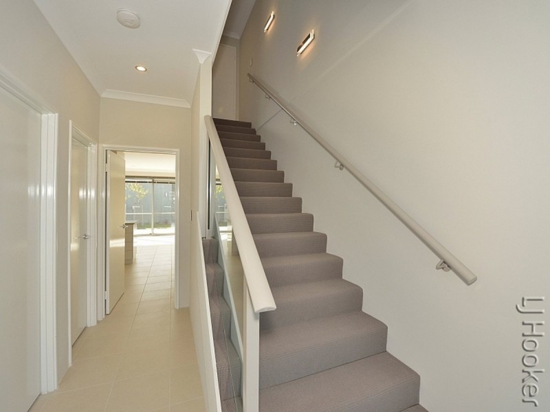 174 Boardwalk Boulevard, Halls Head WA 6210