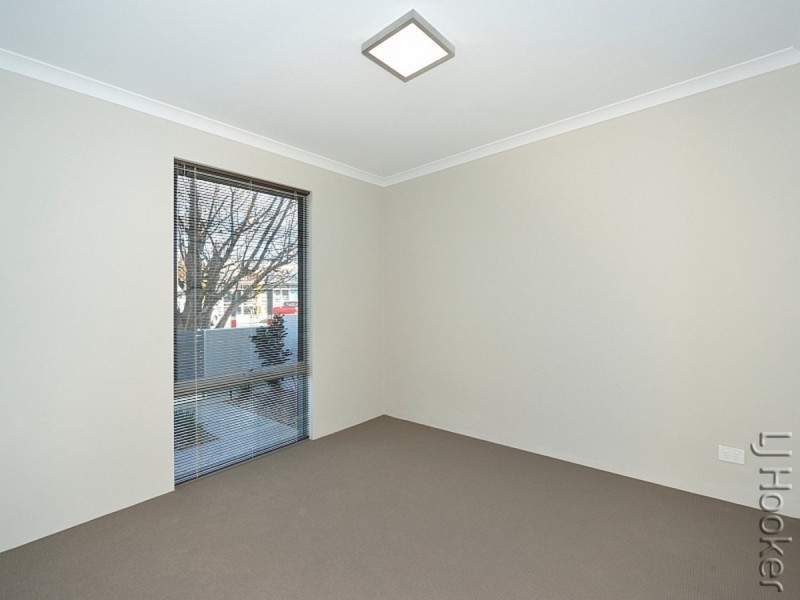 174 Boardwalk Boulevard, Halls Head WA 6210