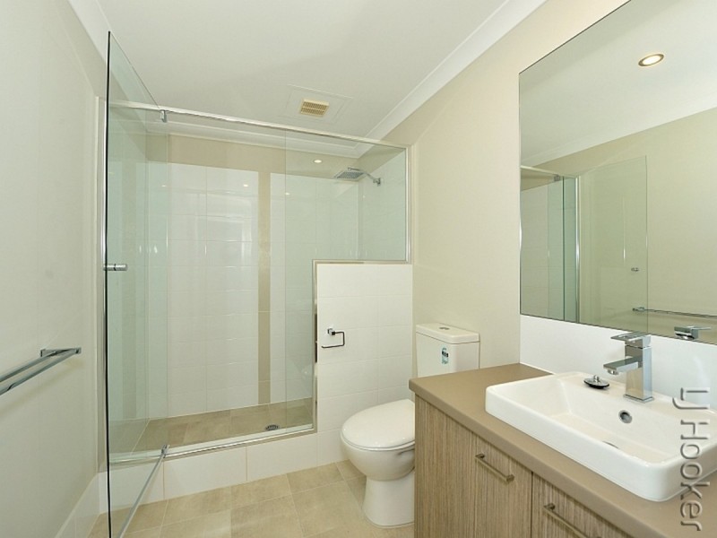 174 Boardwalk Boulevard, Halls Head WA 6210