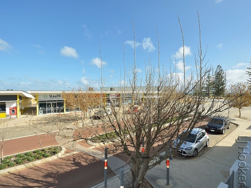 174 Boardwalk Boulevard, Halls Head WA 6210