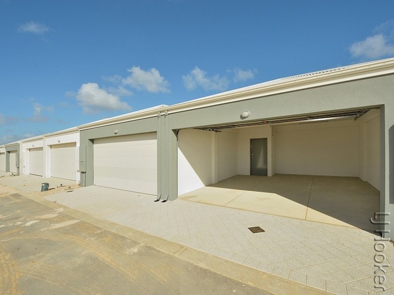 174 Boardwalk Boulevard, Halls Head WA 6210