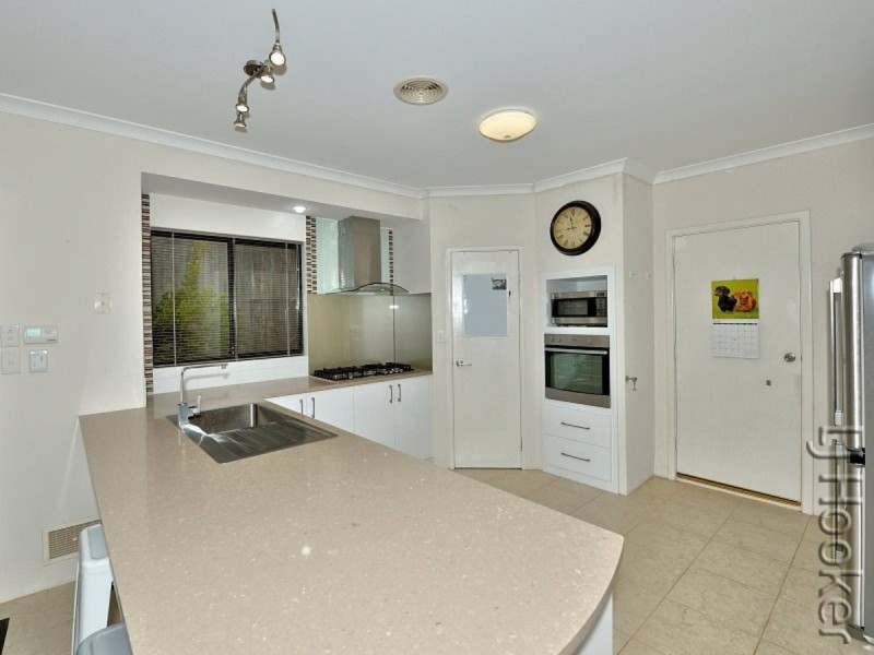 51 Quandong Parkway, Halls Head WA 6210