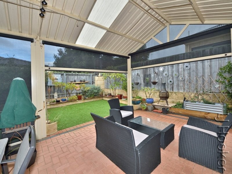 51 Quandong Parkway, Halls Head WA 6210