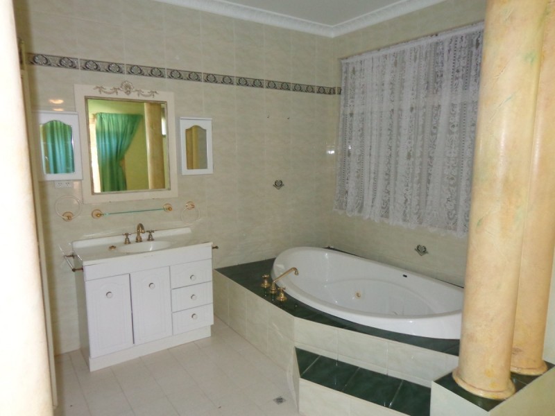 16 Karrul Way, Greenfields WA 6210