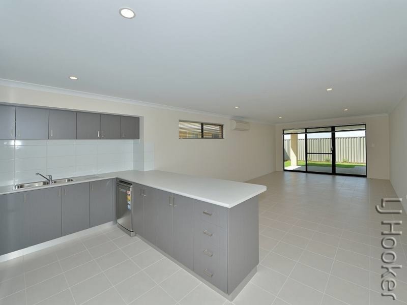12 Harvey Crescent, South Yunderup WA 6208