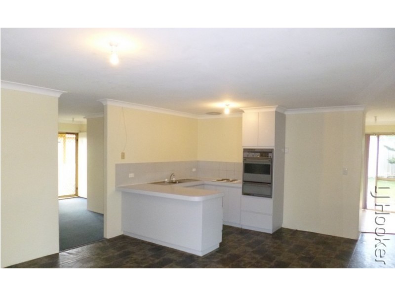 9A Magnolia Rise, Halls Head WA 6210