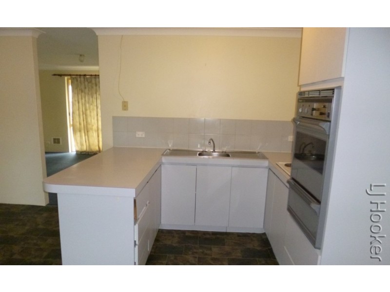 9A Magnolia Rise, Halls Head WA 6210