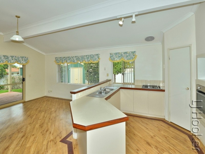 2 Willmott Close, Halls Head WA 6210