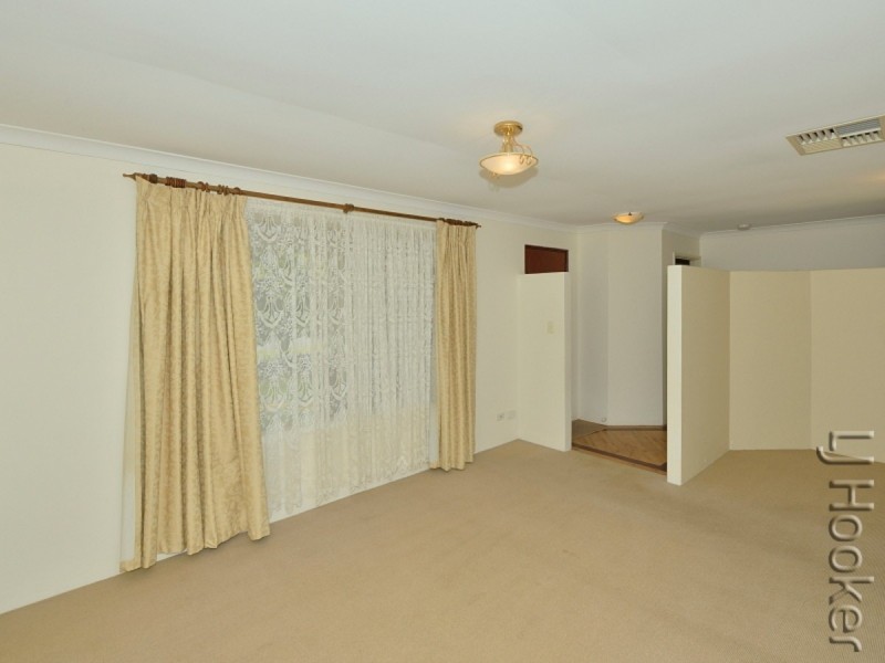 2 Willmott Close, Halls Head WA 6210