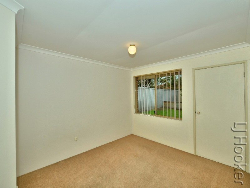 2 Willmott Close, Halls Head WA 6210
