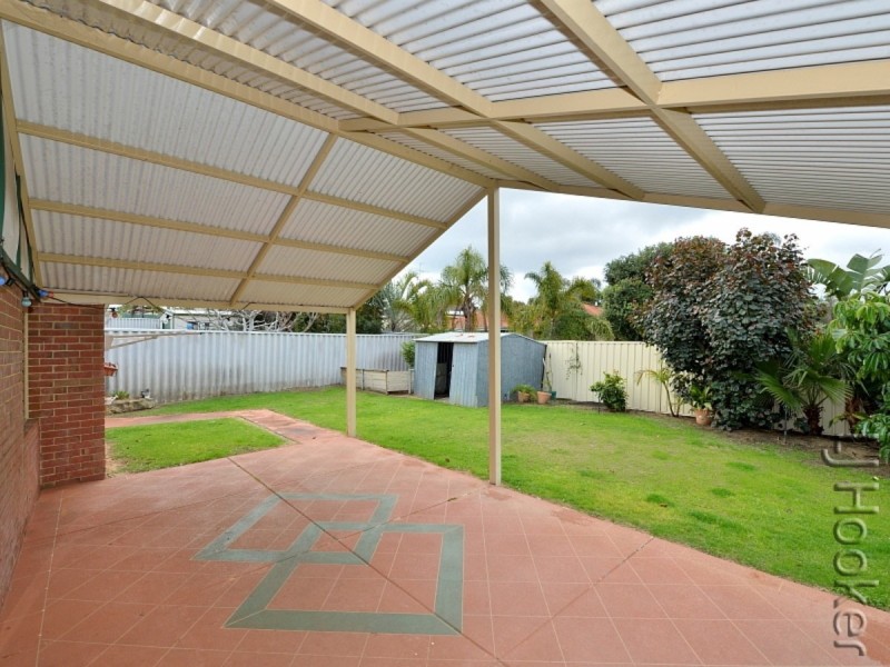 2 Willmott Close, Halls Head WA 6210