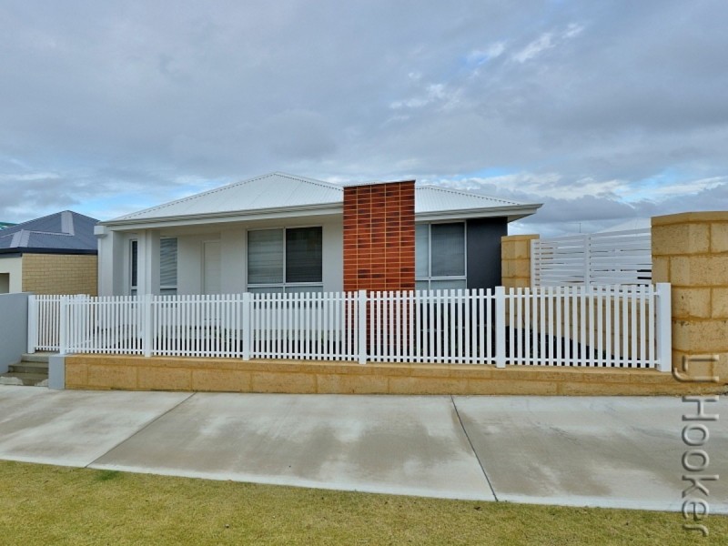 1 Tamarind Lane, Halls Head WA 6210