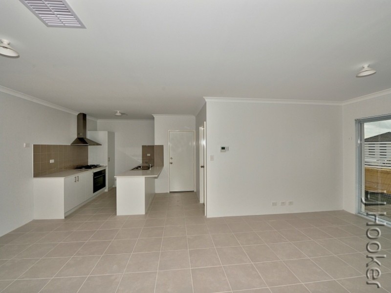 1 Tamarind Lane, Halls Head WA 6210