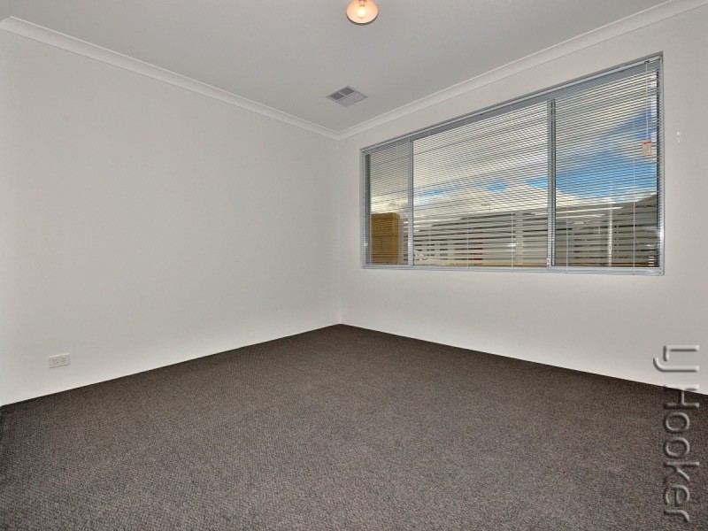 1 Tamarind Lane, Halls Head WA 6210