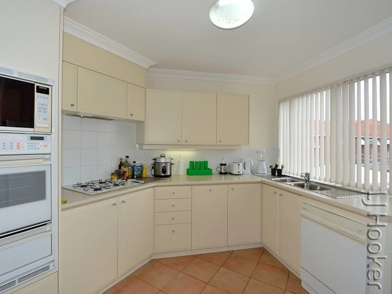 8/3 Leslie Street, Dudley Park WA 6210