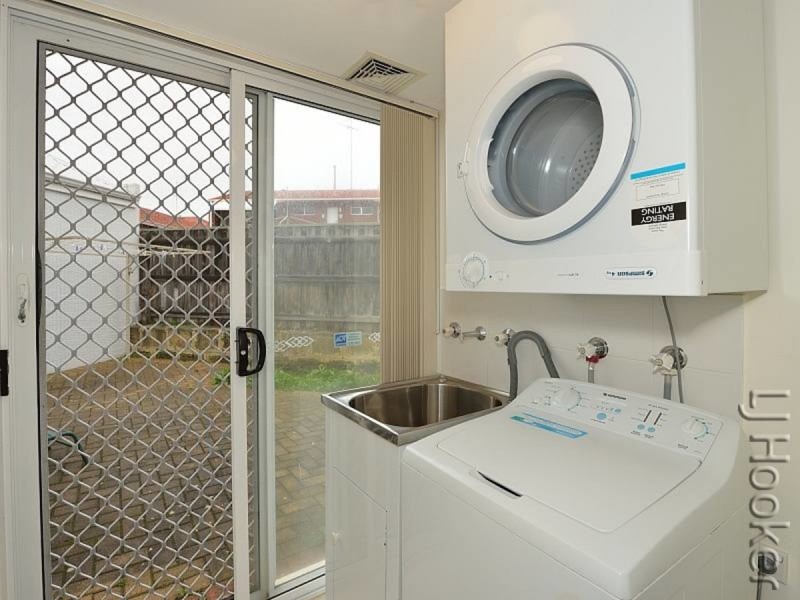 8/3 Leslie Street, Dudley Park WA 6210