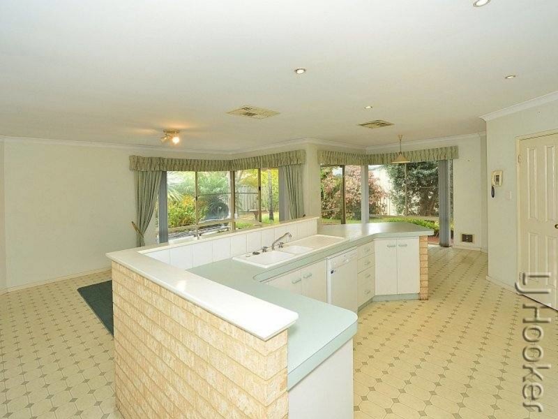 10 Peron Place, San Remo WA 6210