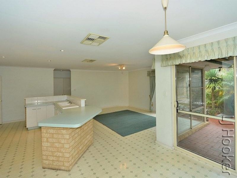 10 Peron Place, San Remo WA 6210