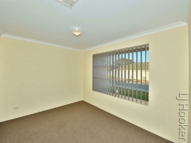 8 Pingle Drive, Greenfields WA 6210