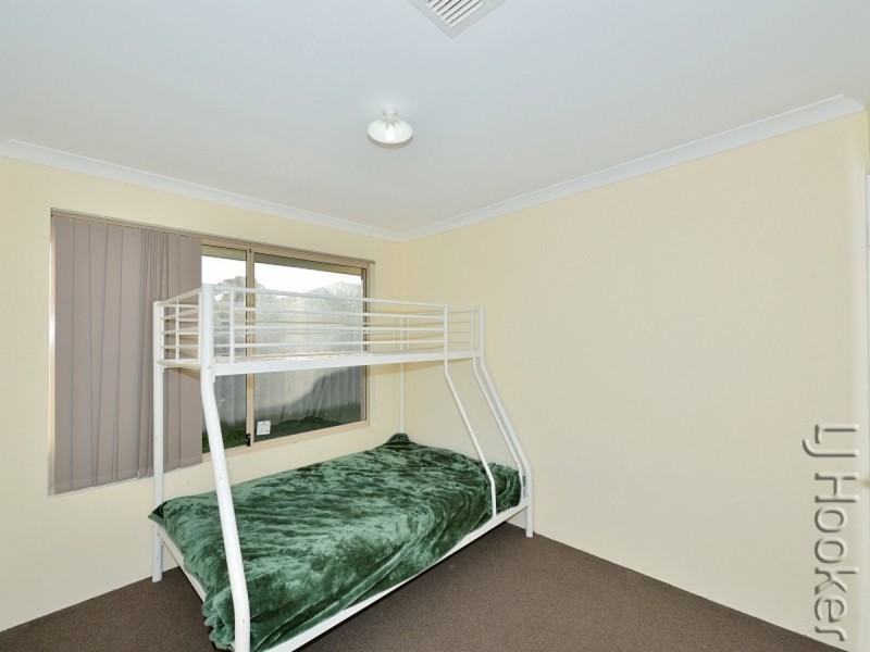 8 Pingle Drive, Greenfields WA 6210