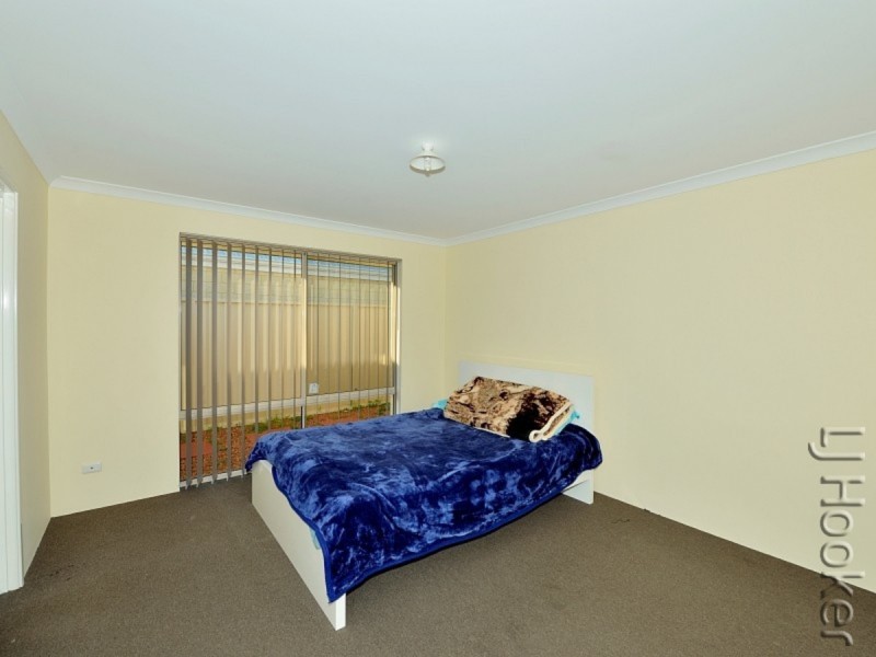 8 Pingle Drive, Greenfields WA 6210