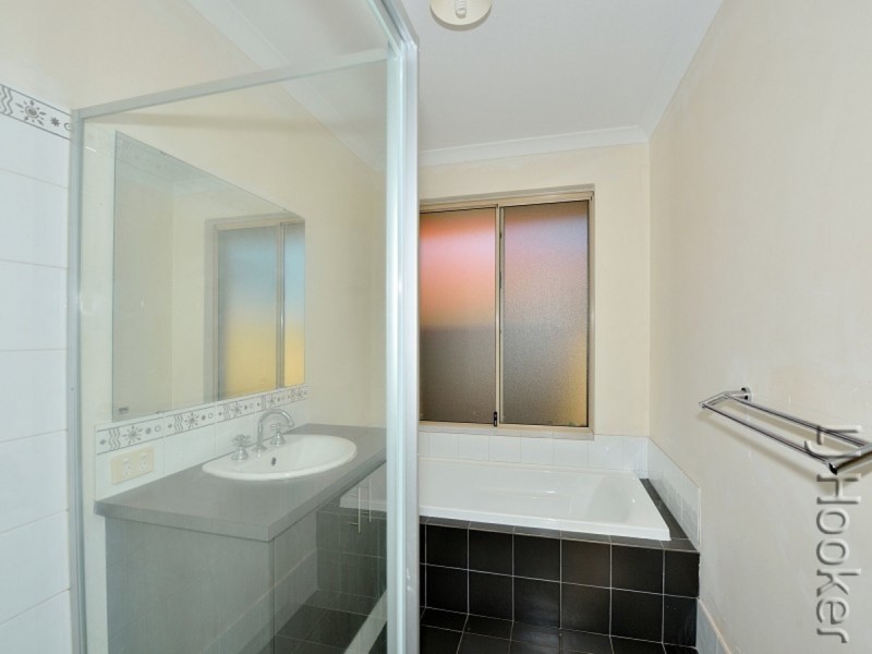 8 Pingle Drive, Greenfields WA 6210