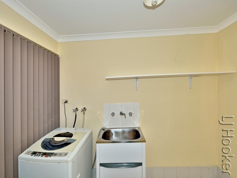 8 Pingle Drive, Greenfields WA 6210