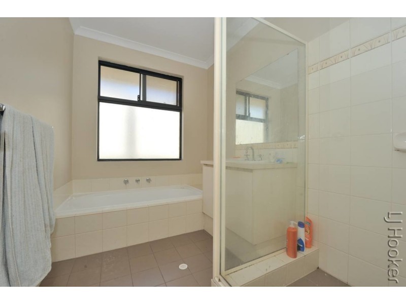 28 Camden Way, Meadow Springs WA 6210