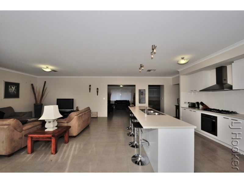 18 Adriana Way, Halls Head WA 6210