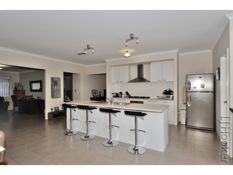 18 Adriana Way, Halls Head WA 6210