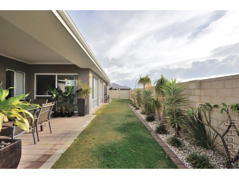 18 Adriana Way, Halls Head WA 6210