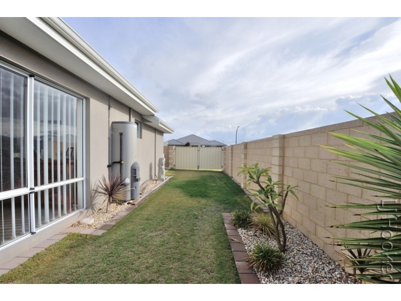 18 Adriana Way, Halls Head WA 6210