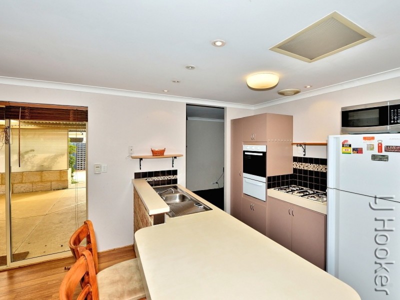 8 Allora Close, Dudley Park WA 6210