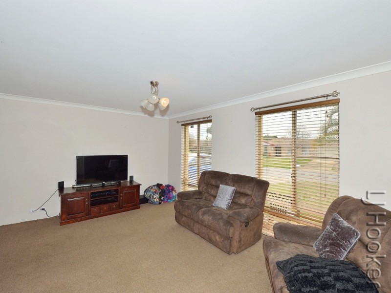 8 Allora Close, Dudley Park WA 6210