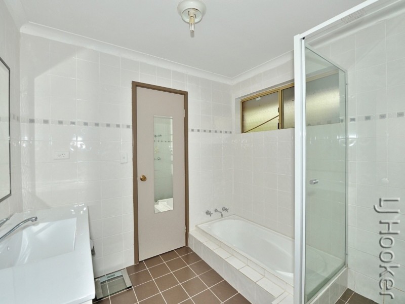 8 Allora Close, Dudley Park WA 6210