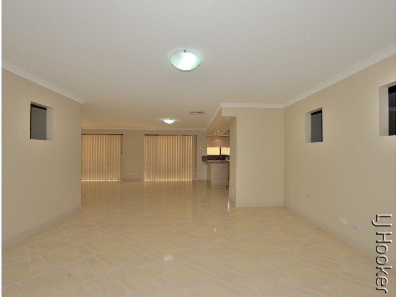 3 Lea Wynd, Lakelands WA 6180