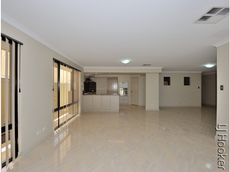 3 Lea Wynd, Lakelands WA 6180